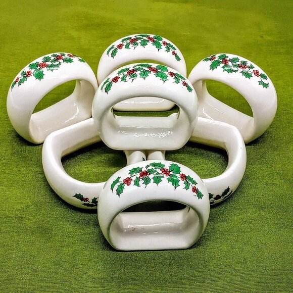 Vintage Holly Red Berries Green Leaves Porcelain Napkin Rings - Picture 2 of 7